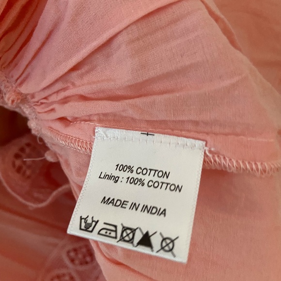 Dress with eyelit detail - Picture 3 of 7